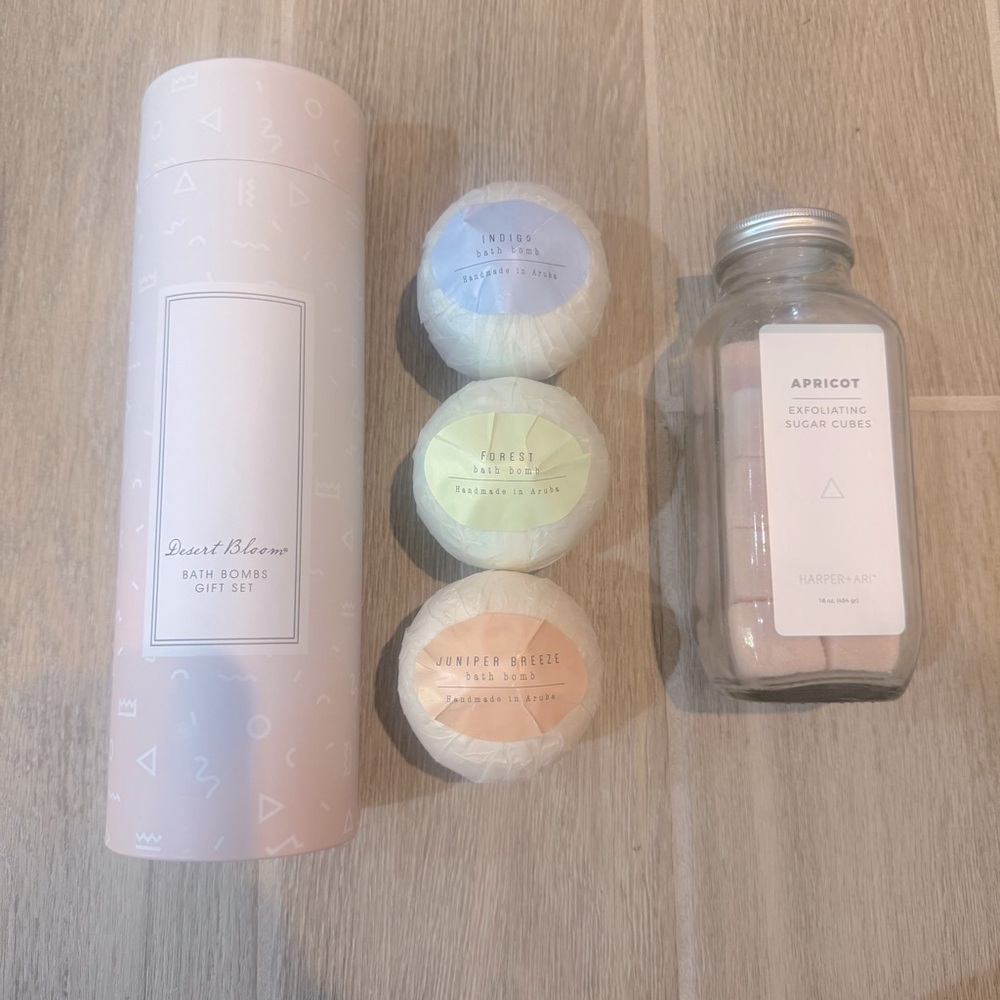 Harper + Ari Dessert Bloom Aruba Bath Bomb and Sugar Cube Set